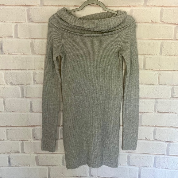 WILDFOX Gray Knit Sweater Dress. Size Small - Picture 1 of 9